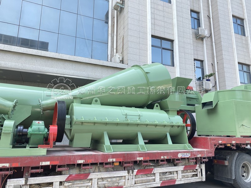 新型有機(jī)肥造粒機(jī).jpg